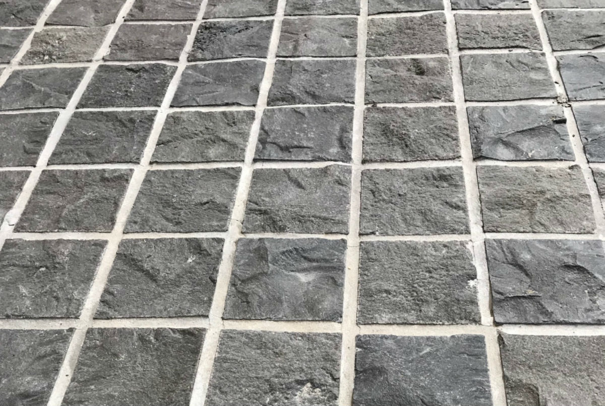 BLUESTONE COBBLES 100X100X30-50MM ($/SQM)